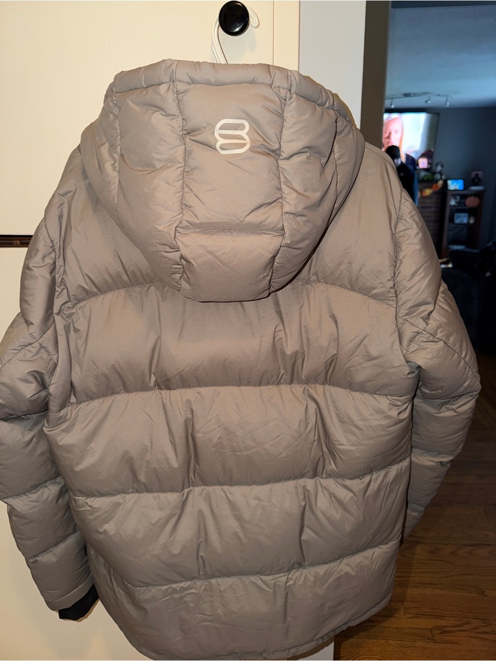 Aritzia Super Puff - Picture 4 of 5